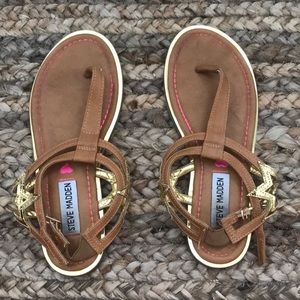 Steve Madden gold star sandals. Size 3